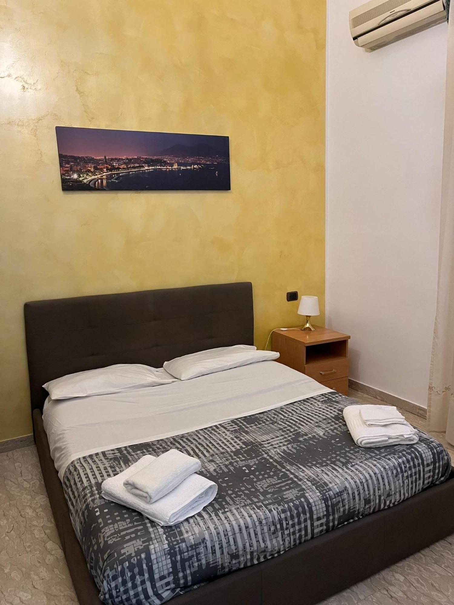 Bed and Breakfast La Dimora Di Re Ferdinando Neapel Exterior foto