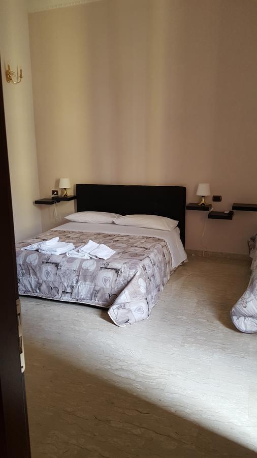 Bed and Breakfast La Dimora Di Re Ferdinando Neapel Exterior foto